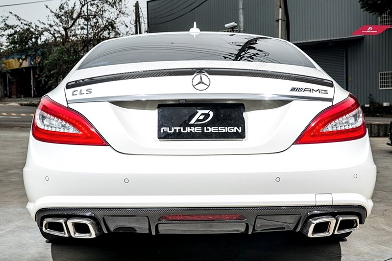 W218 CLS - AMG style Carbon Trunk Spoiler 01